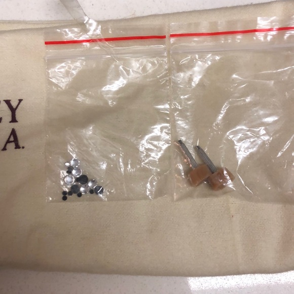 BADGLEY MISCHKA Rouge embellished pumps - Picture 6 of 7